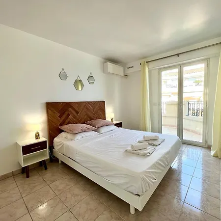 'le Victoria Beach' Vue Plein Centre, Spacieux Menton