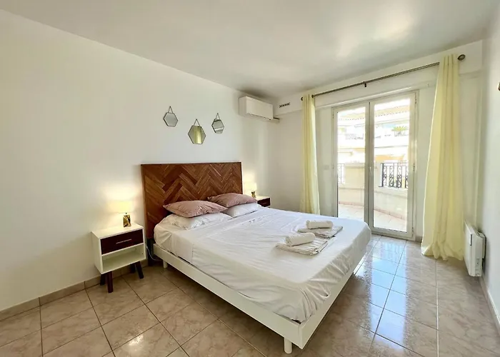 'le Victoria Beach' Vue Plein Centre, Spacieux Ментона