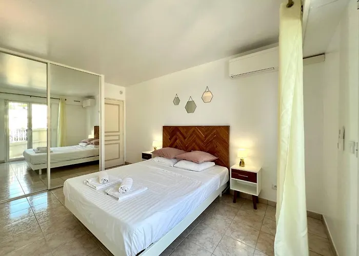 'le Victoria Beach' Vue Plein Centre, Spacieux * Ментона