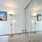 'le Victoria Beach' Vue Plein Centre, Spacieux Apartment Menton
