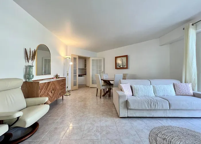 Apartment 'le Victoria Beach' Vue Plein Centre, Spacieux Menton