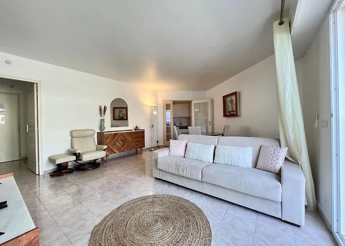 Apartment 'le Victoria Beach' Vue Plein Centre, Spacieux Menton